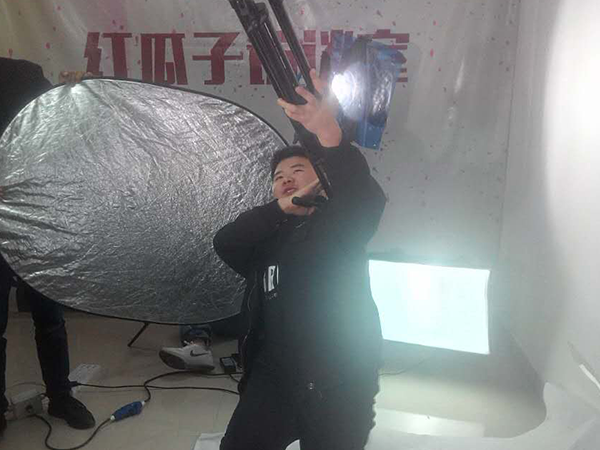 企業(yè)宣傳片制作籌備階段中導(dǎo)演該做什么？